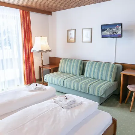 Central B&B Obertauern ゲストハウス 3*