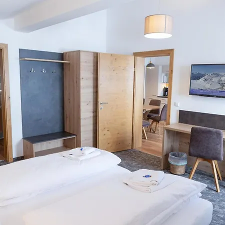 Gasthof Central B&B Obertauern 3*