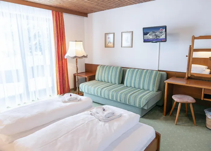 Central B&B Obertauern ゲストハウス 3*