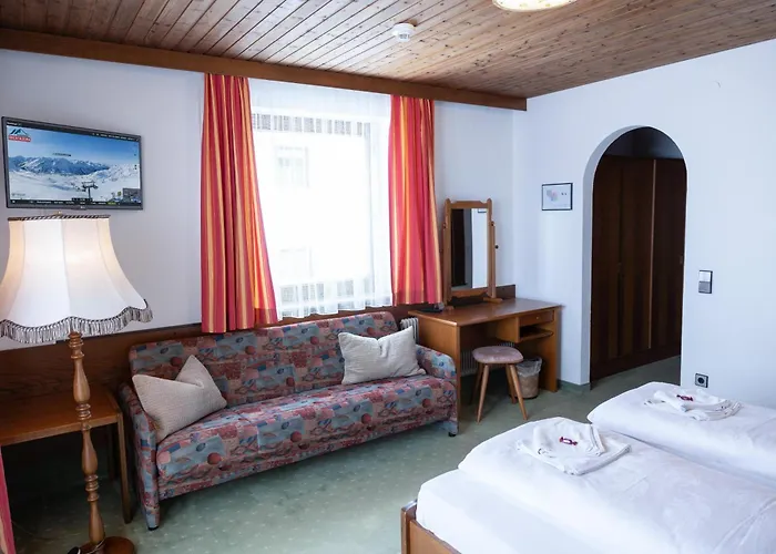 ゲストハウス Central B&B Obertauern 3*