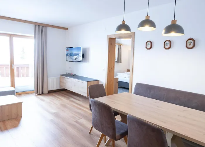 ゲストハウス Central B&B Obertauern オーバータウエルン